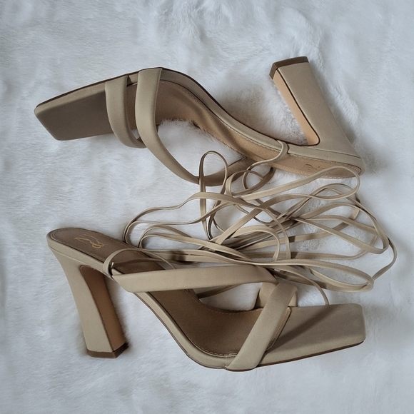 NWT New York & Company Women's Ines Heeled Sandals Size 10 - Picture 4 of 9